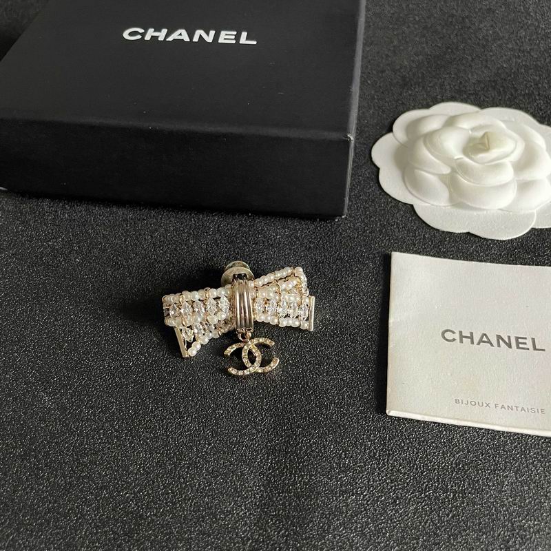 Chanel Brooch 07yxs18